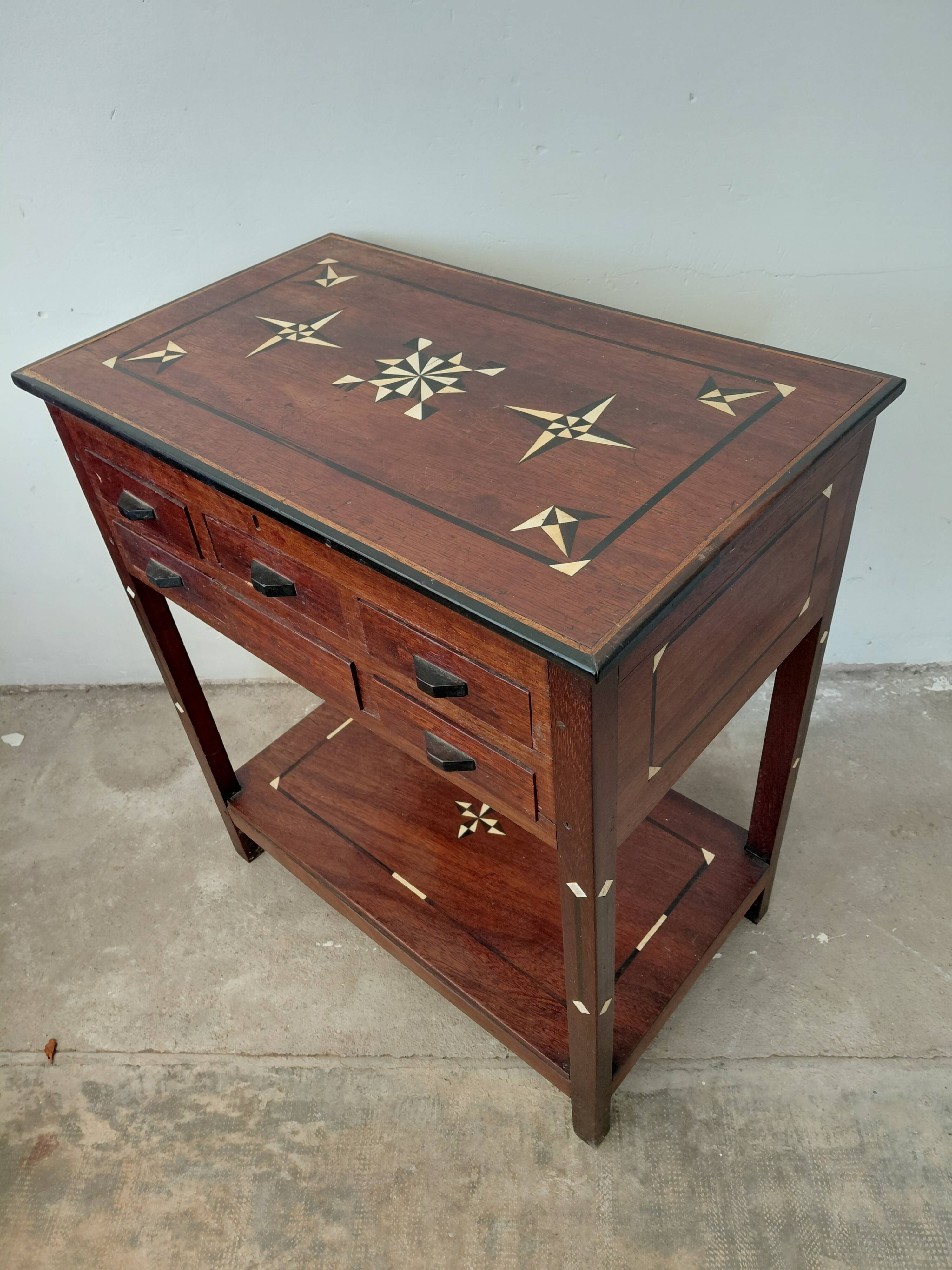 Small oriental piece of furniture
