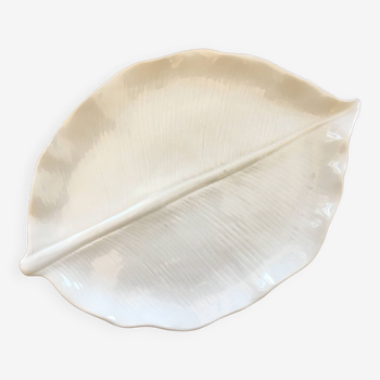 Porcelain ribbed leaf dish