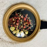Round frame multicolored dried flowers