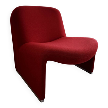 Alky armchair in like-new condition.