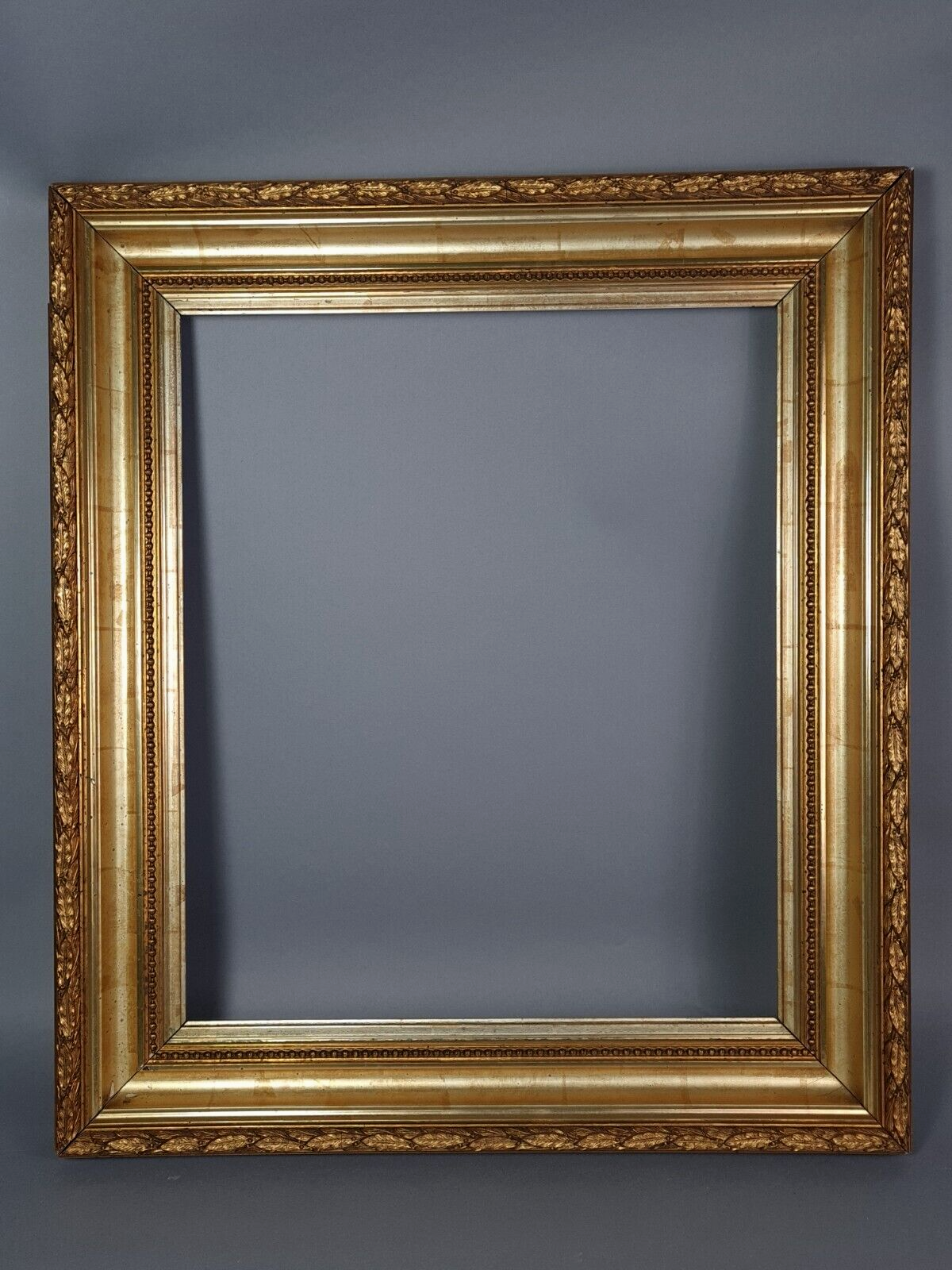Frame nineteenth century wood stucco gilding gold leaf 70x62 cm, foliage 54x46 cm SB