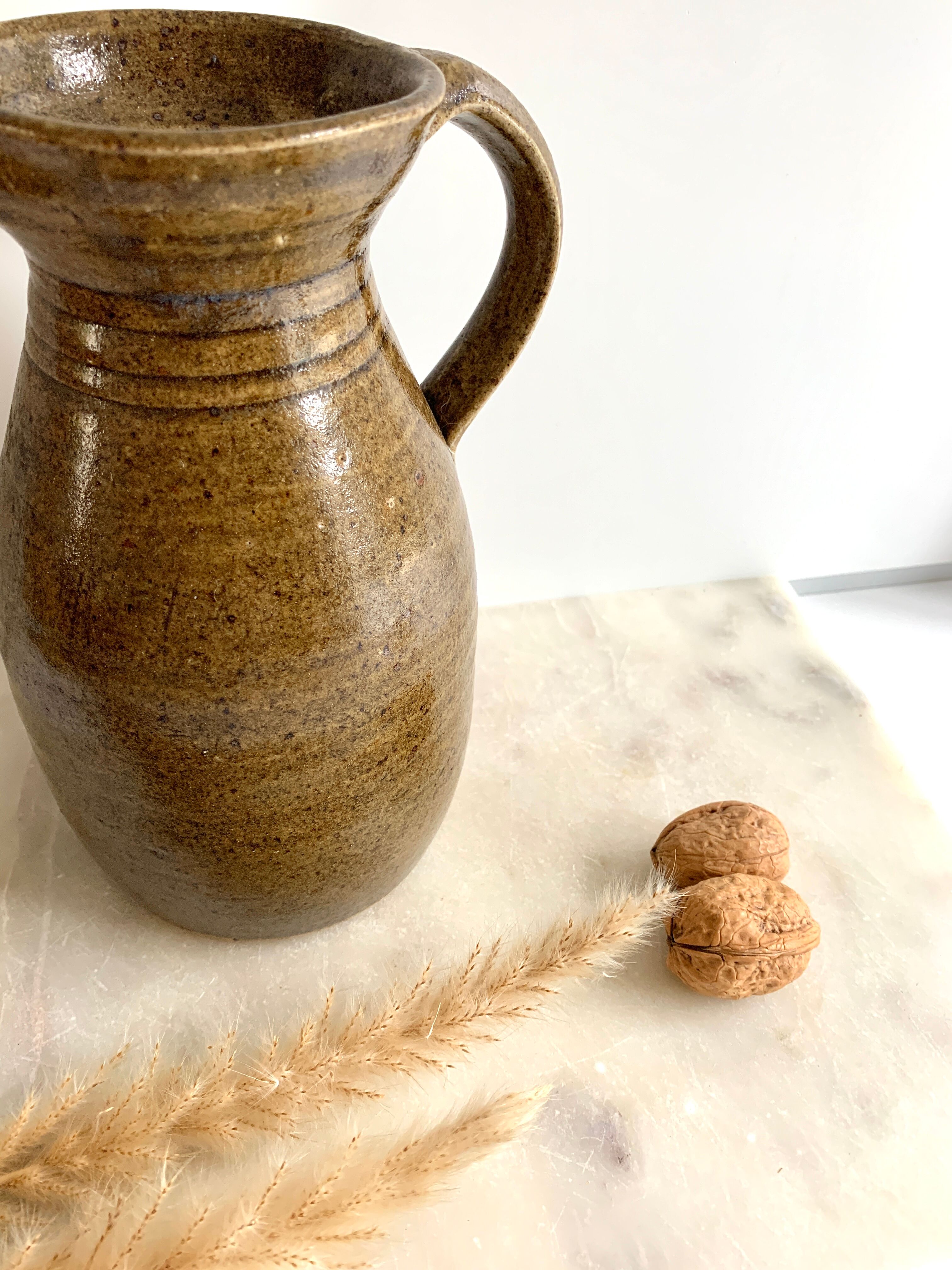 Sandstone pitcher Bois de Laud