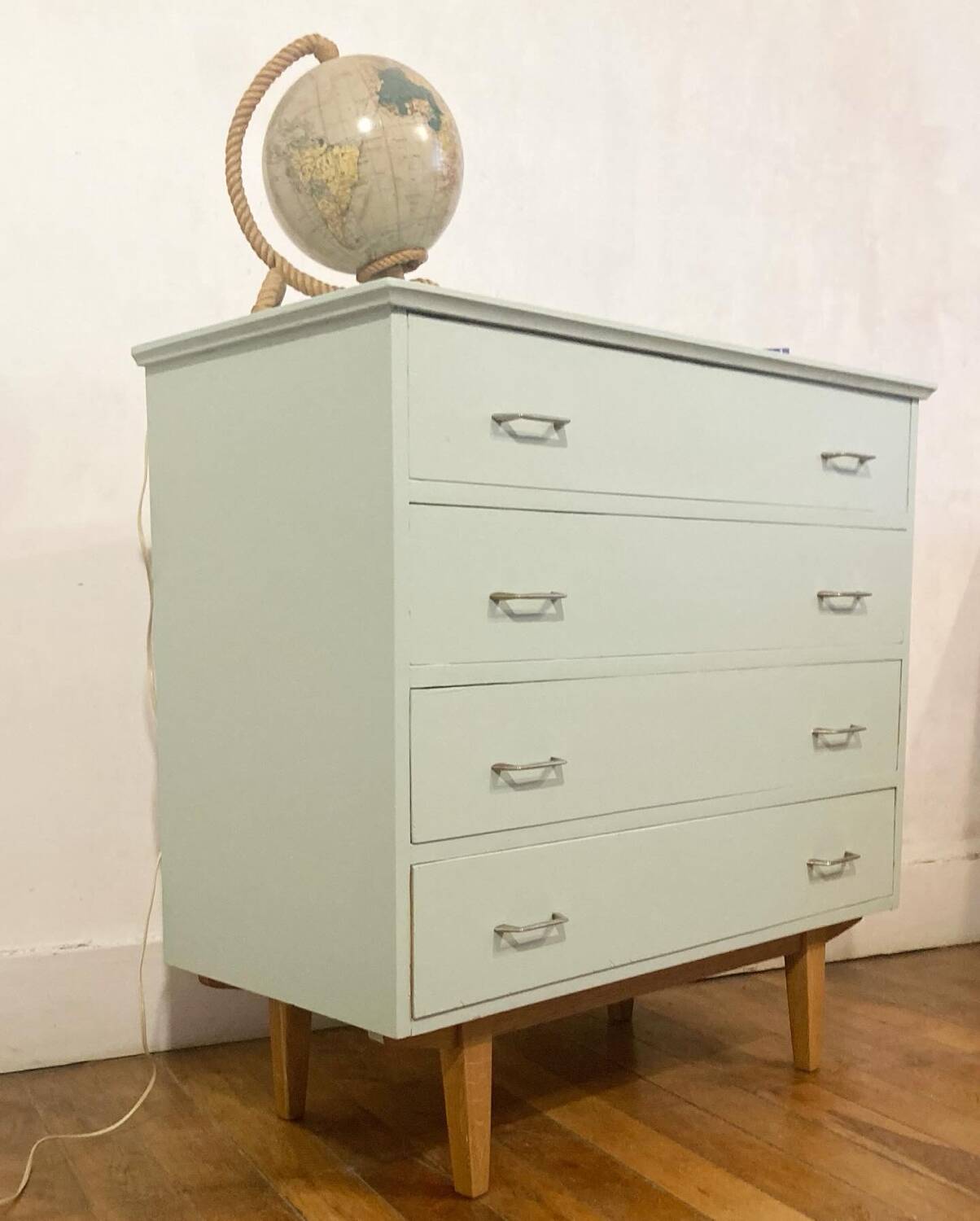 Vintage chest of drawers