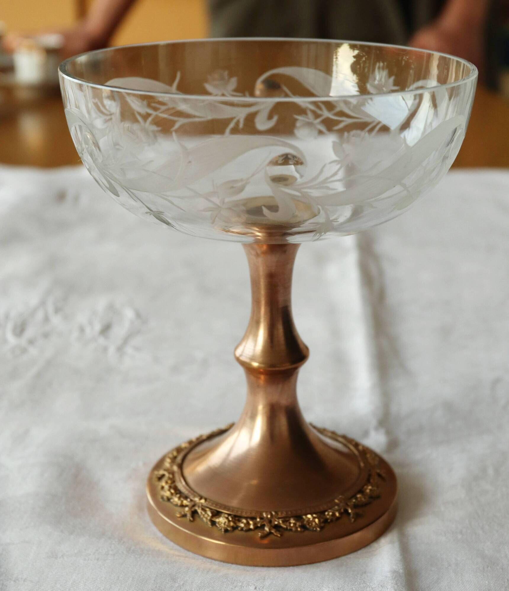 5+1 engraved crystal cups with gilded bronze - Louis XVI style, 19th century