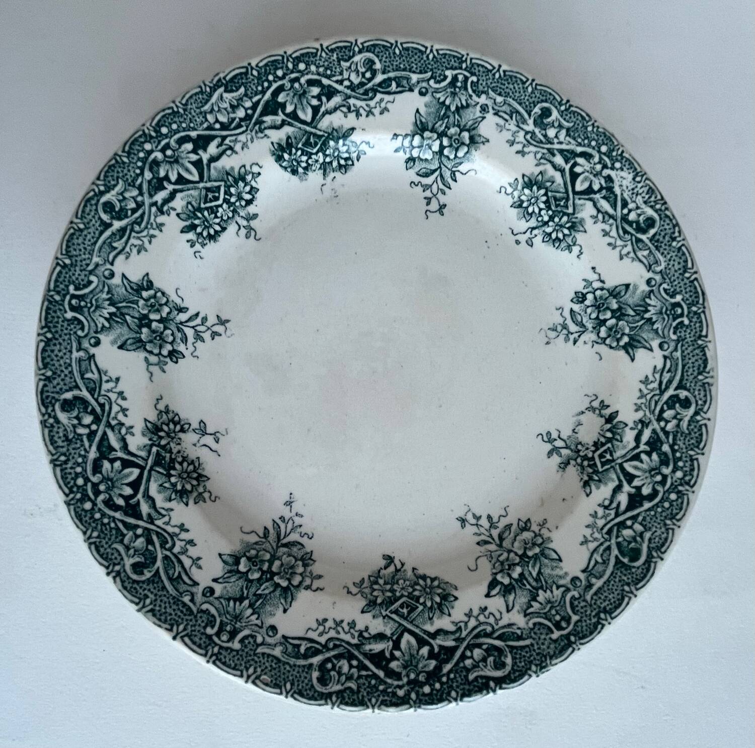 5 ironstone dessert plates