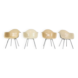 Charles & Ray Eames Set of 4 Off white "H-Base" Chairs for Herman Miller, 1960