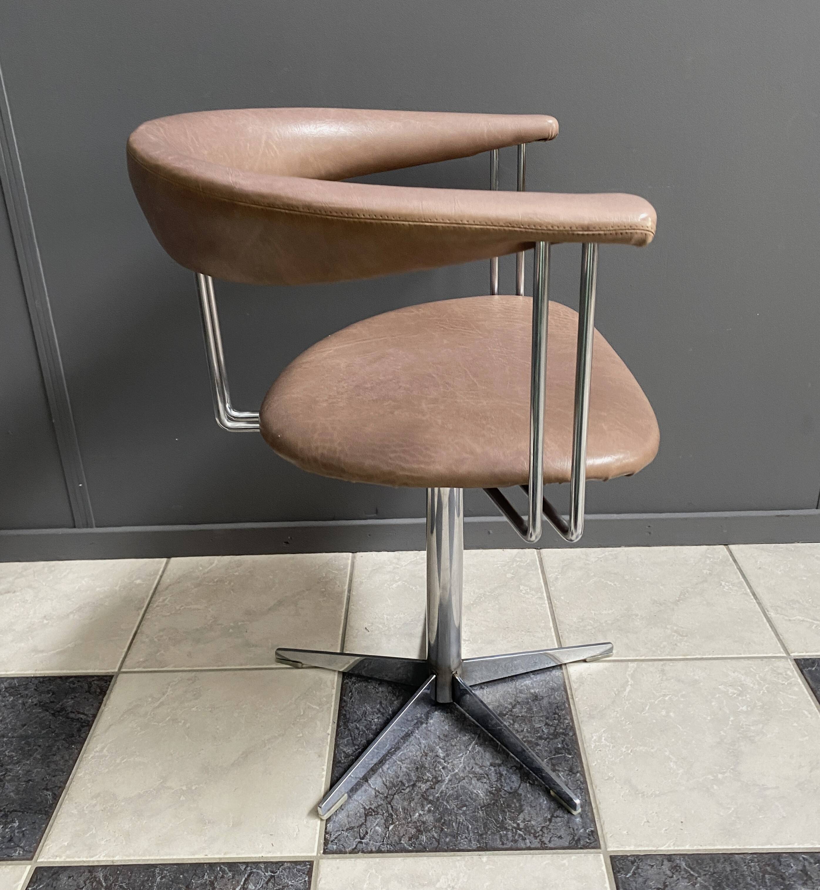 4 chaises pivotantes style Borje Johansen, années 1970