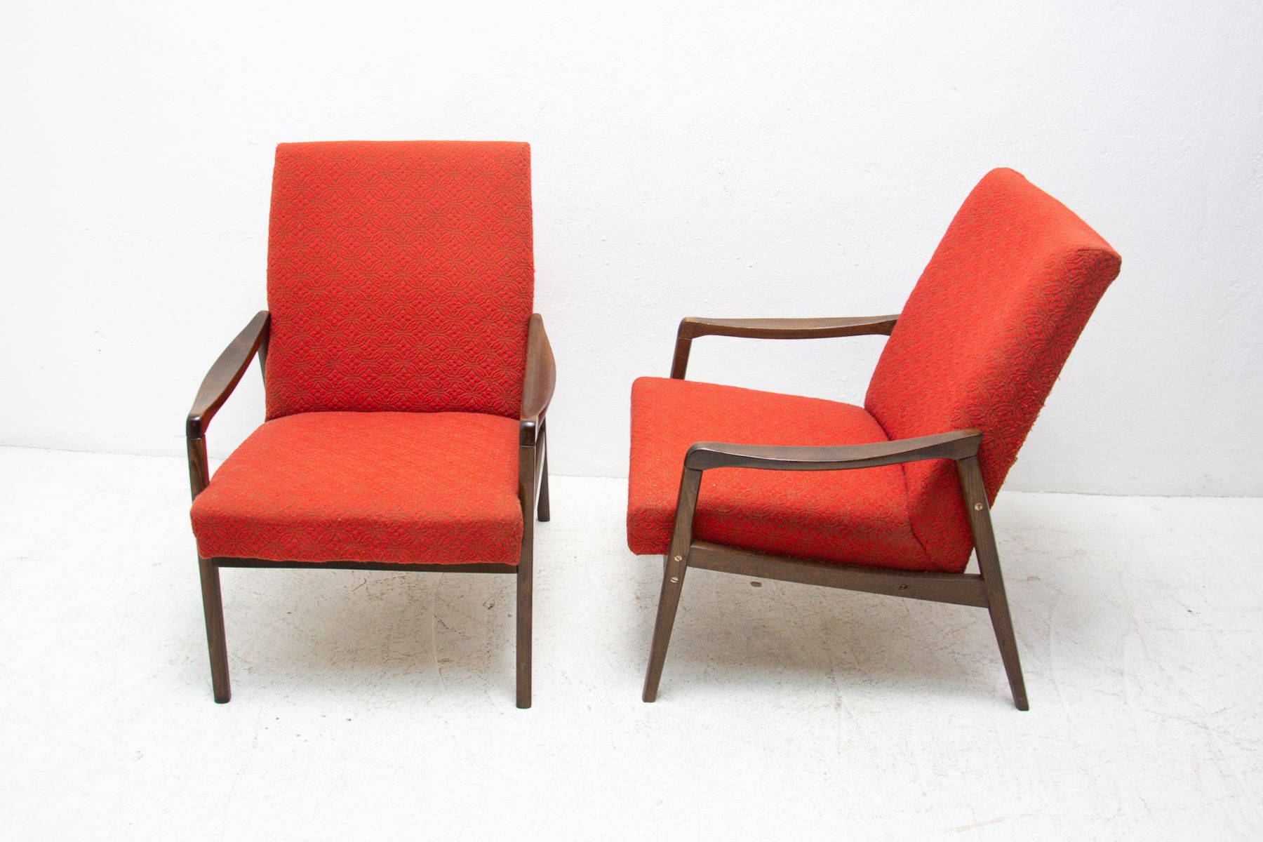 Paire de fauteuils par Jiří Jiroutek pour Interiér Praha, années 1970