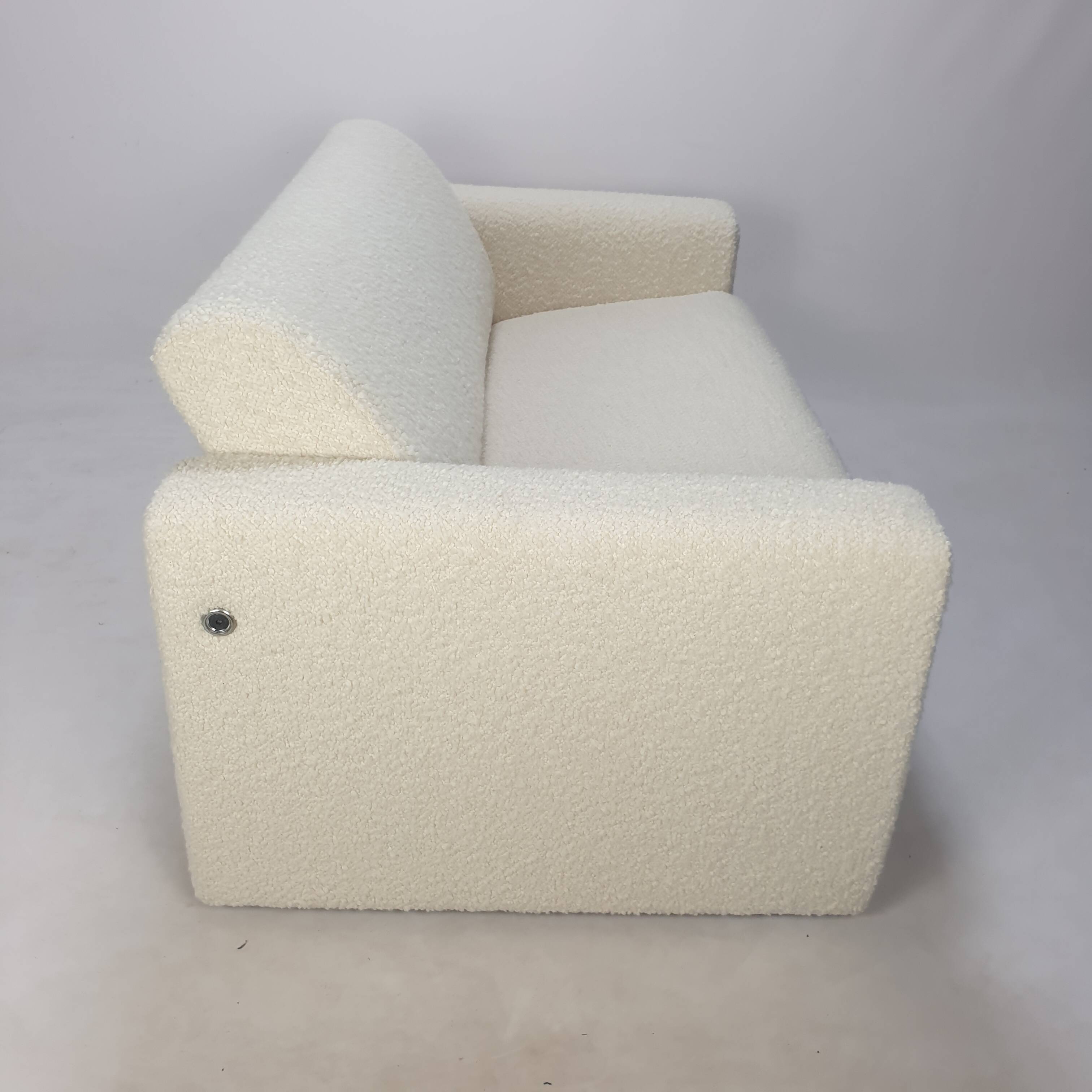 Artifort Model 691 Two-Seat Bench Upholstered in Soft Bouclé fabric, 1980's