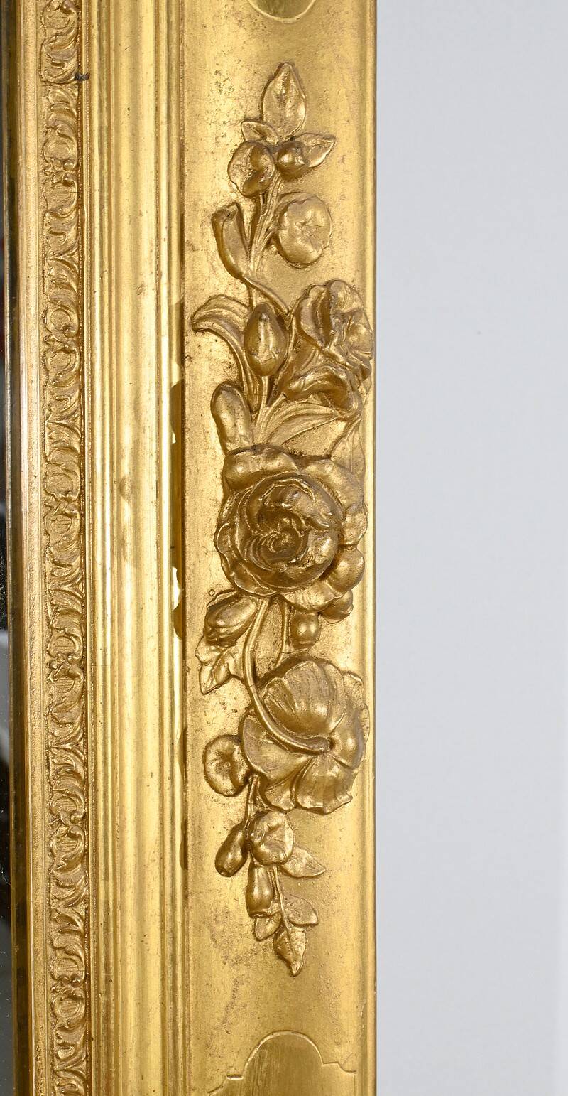 Important gilded wooden mirror, Louis XV style – first part of the 19th century