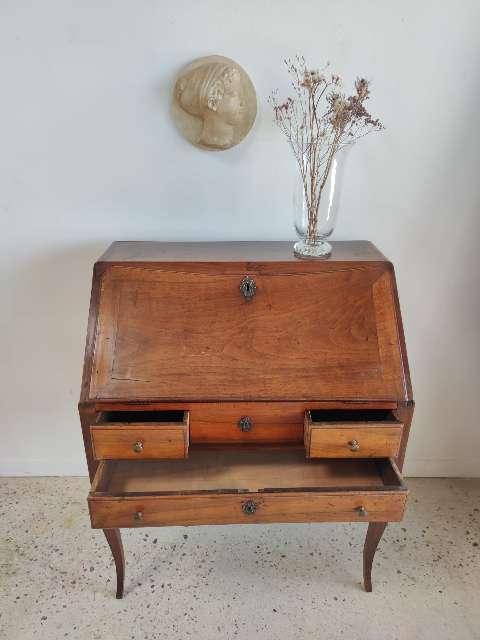 Bureau de pente en bois naturel
