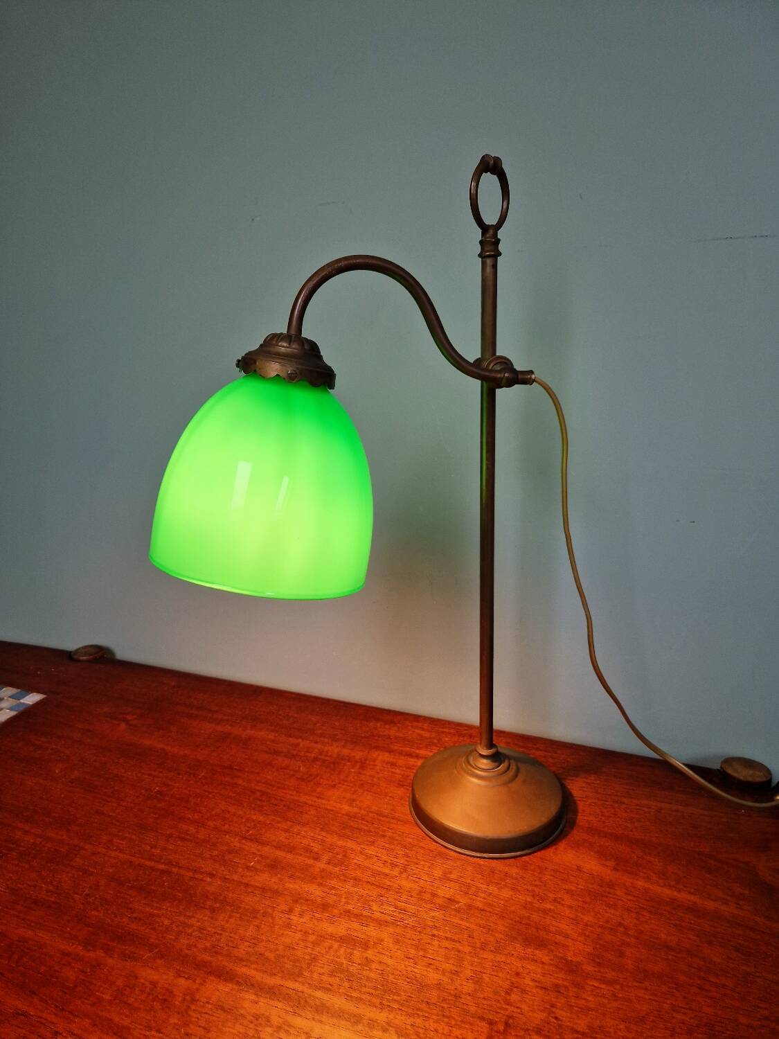 Art Deco brass and green opaline desk lamp, 1920-30