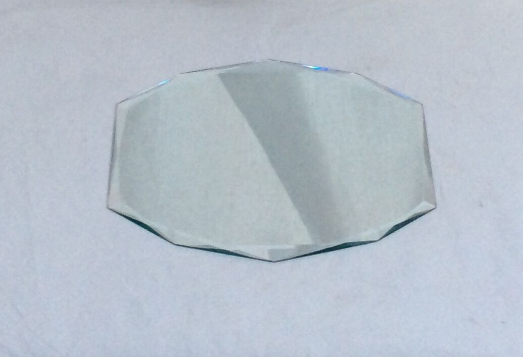 Vintage beveled mirror dimension: height -29.5cm- width -40cm- depth -0.5cm-