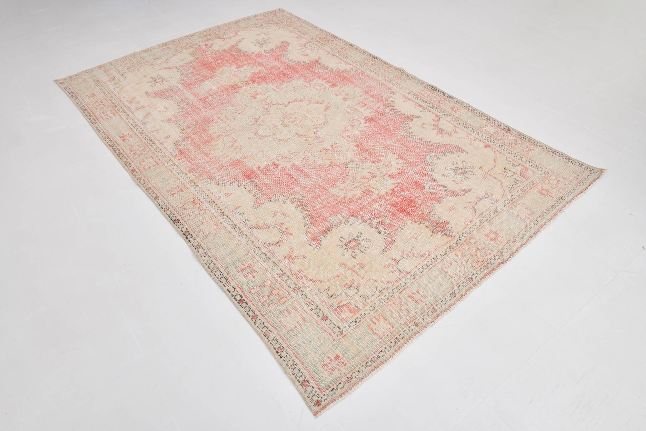 6x9 Soft Pastel Vintage Persian Rug, 176x297Cm SK 21097