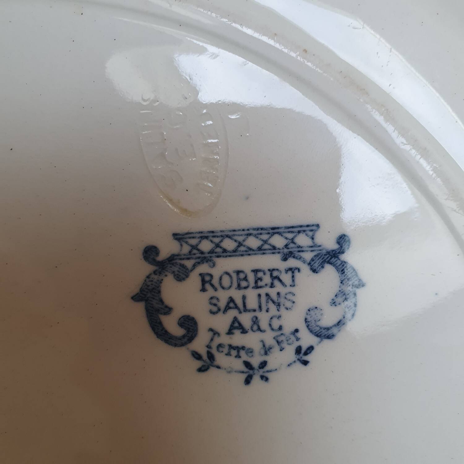 Terre de Fer Salins dish