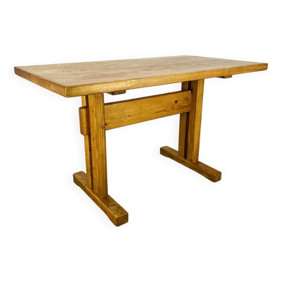 Table Charlotte Perriand Les Arcs