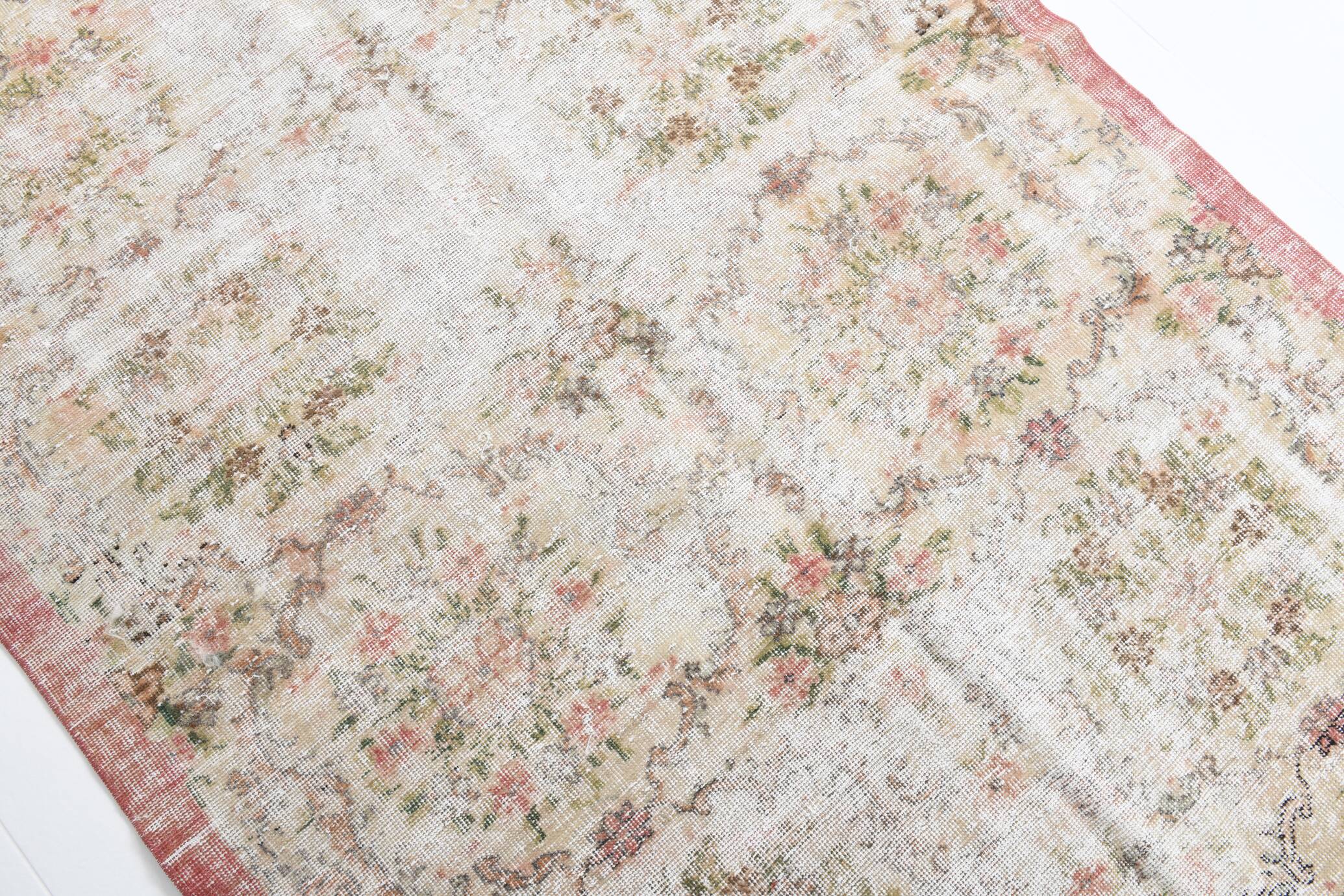 5x8 Pale Red & Cream Floral Pattern Vintage Rug, 144x250Cm