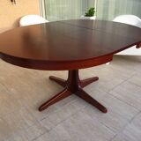 Baumann extendable round table