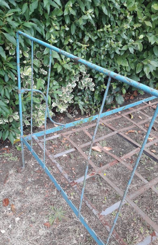 Folding iron bed XIX°