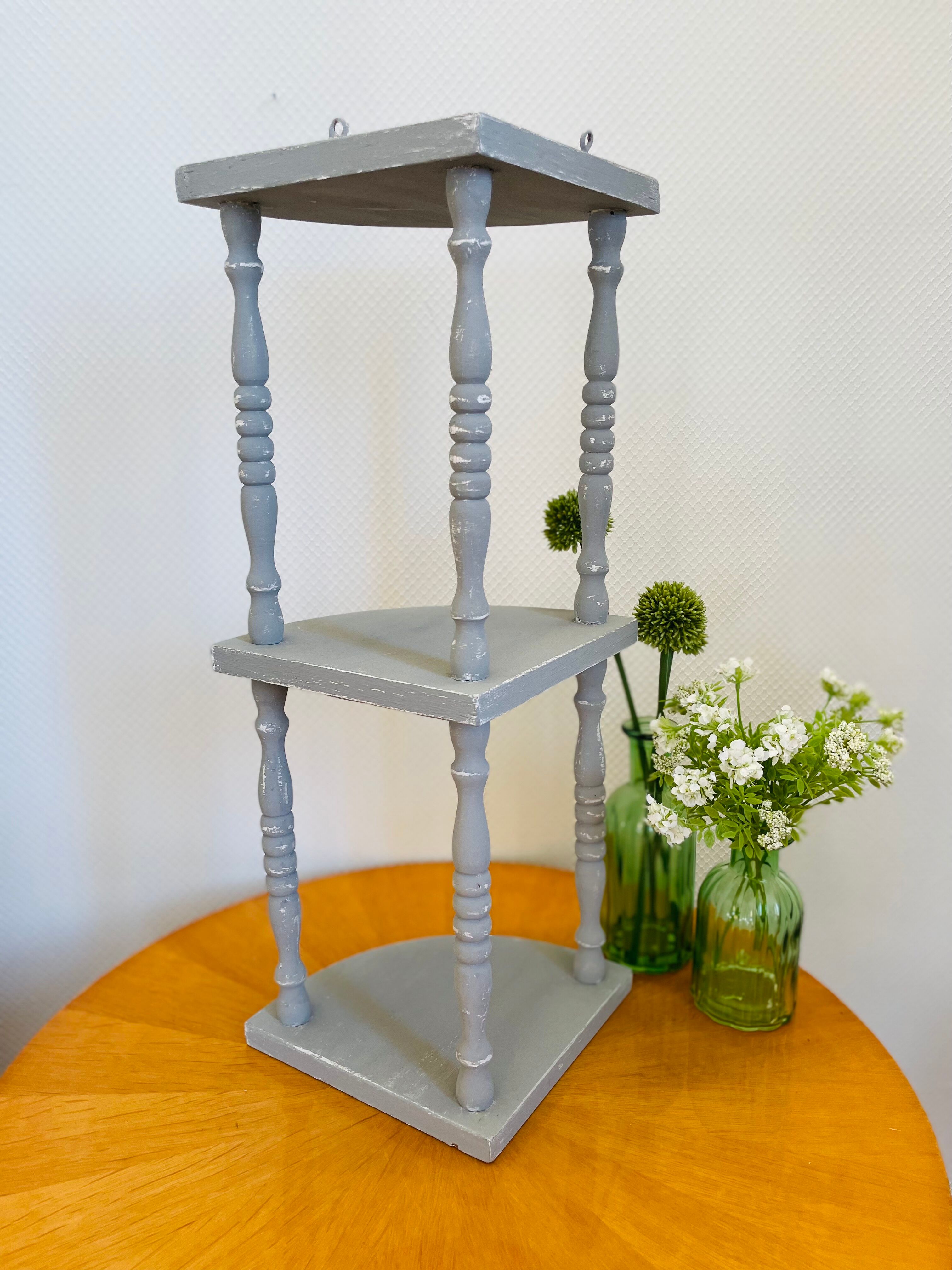 Etagère d'angle ancienne patine gris
