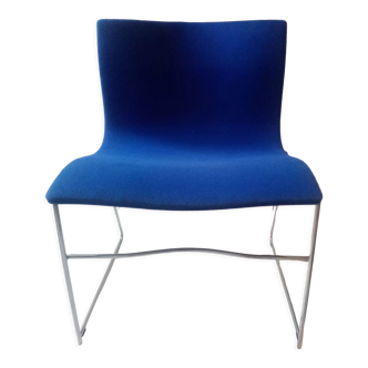 Chaise empilable design Massimo Vignelli, modele Handkerchief, édition Knoll