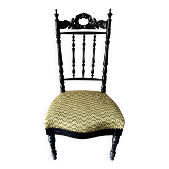Chaise en bois tourné noir et laine verte