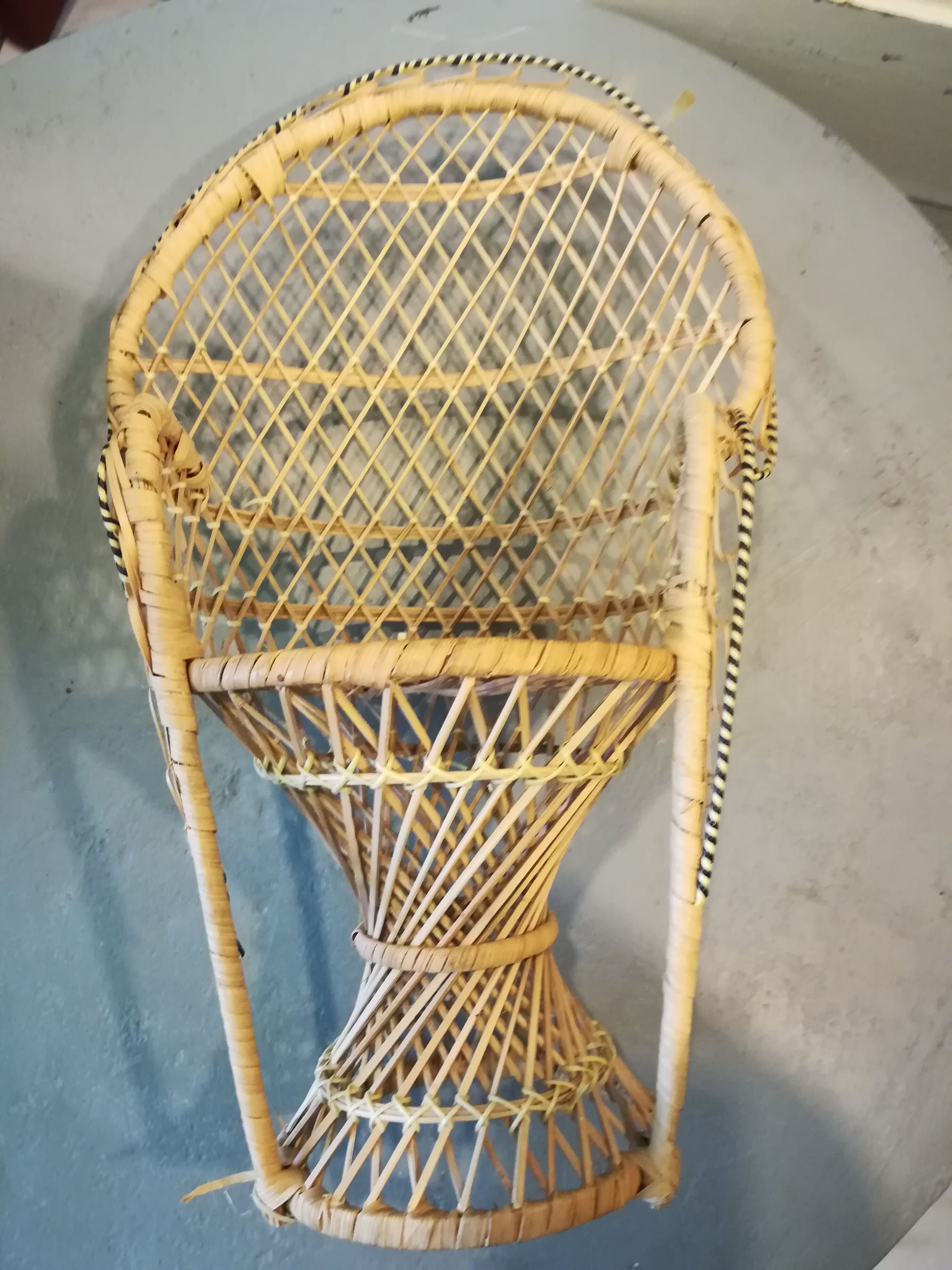 Emmanuelle doll chair