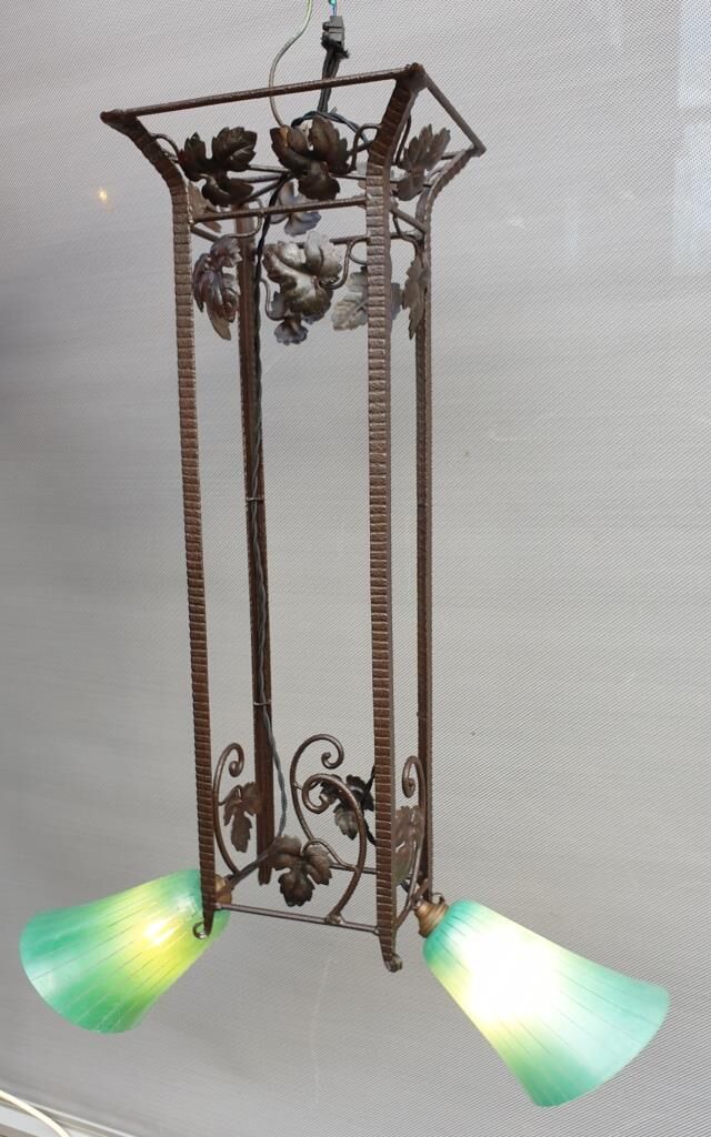 Art Deco chandelier 1930 in leafy wrought iron with 2 green tulip lights
