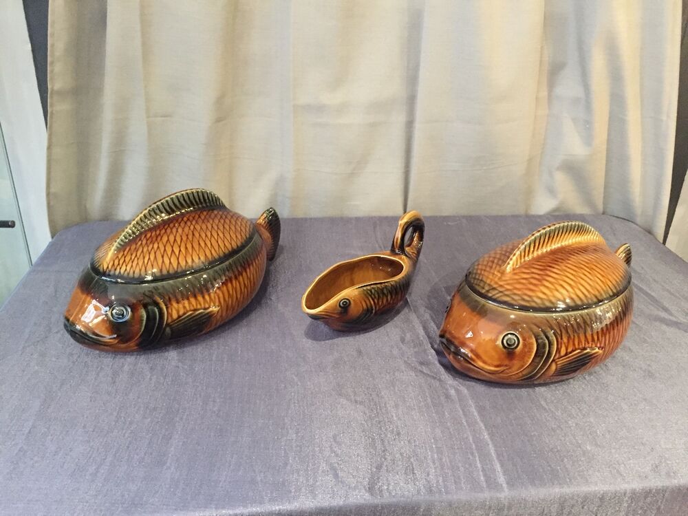Vintage fish service Sarreguemines 12 plates 2 legumiers 1 main course 1 sausage