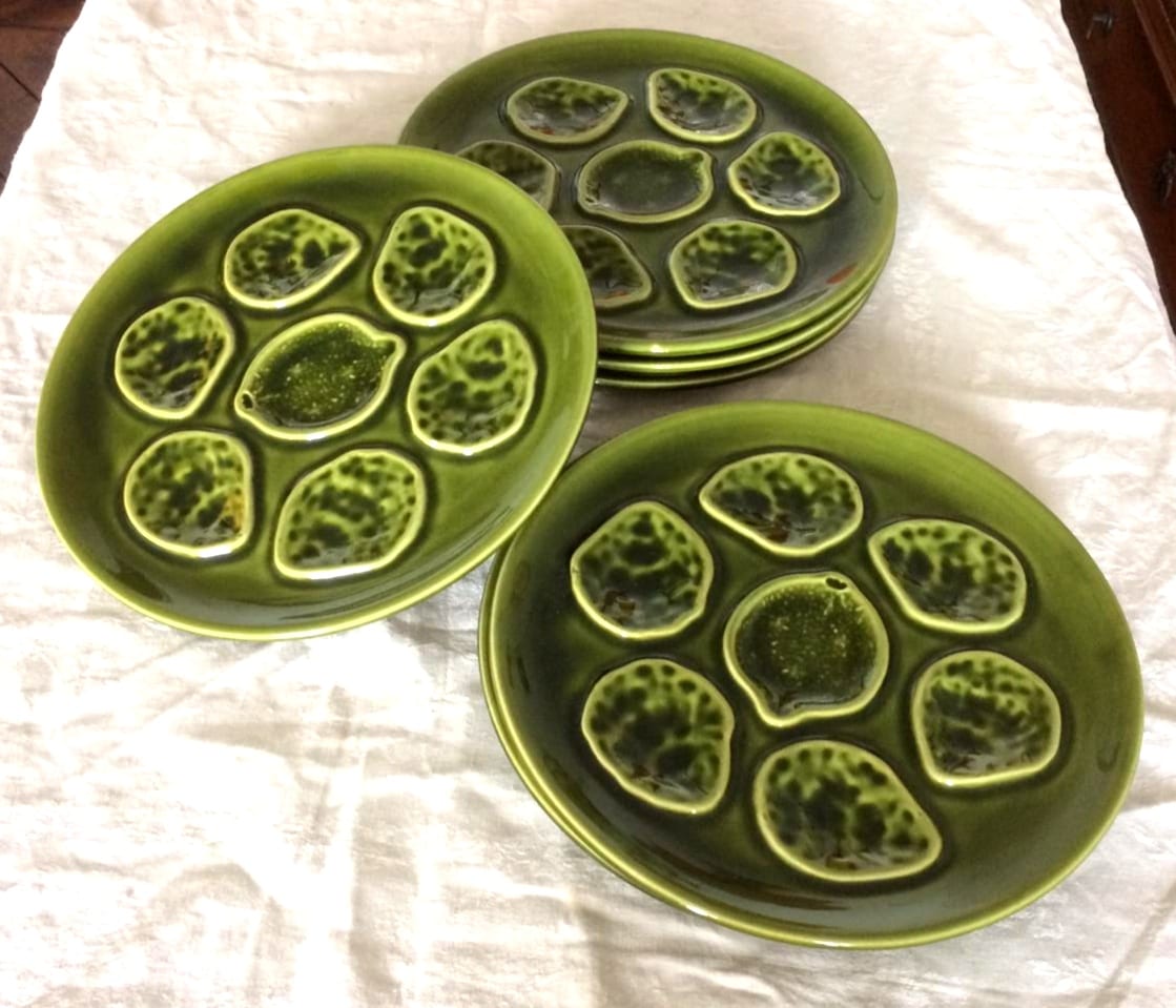 Vintage slurry oyster plate service