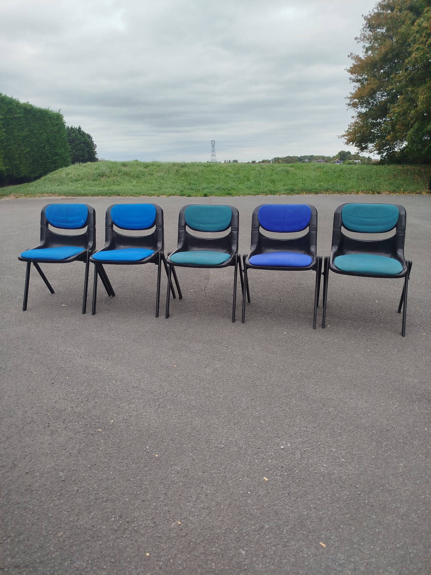 Set of 5 Vintage Dorsal chairs by designers Emilio Ambasz & Giancarlo.