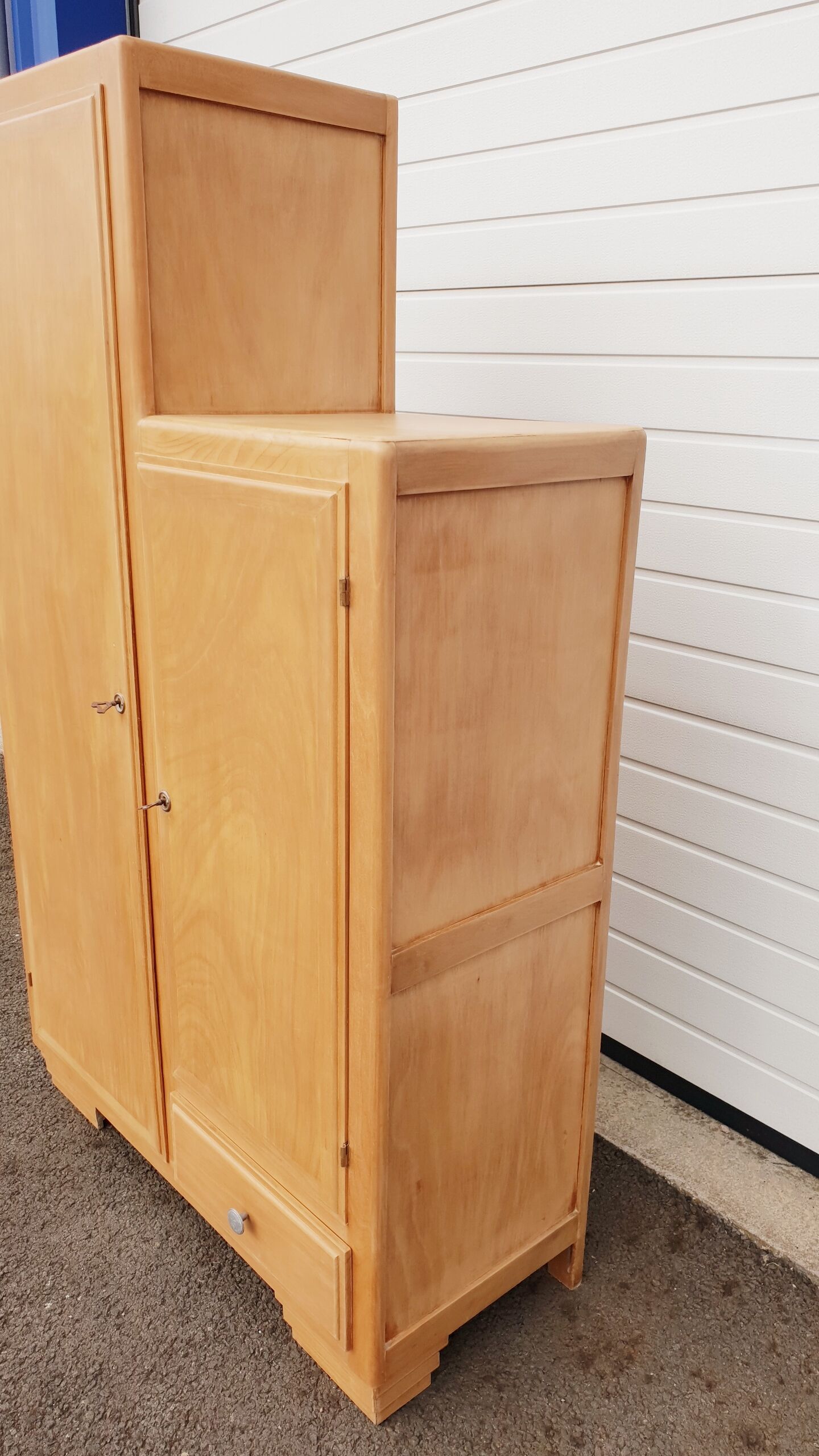 Vintage asymmetric cabinet