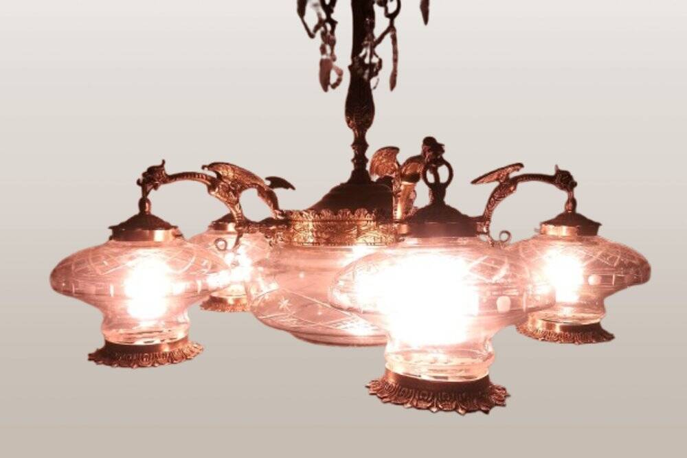 Large Gothic brass chandelier with 6 lights, 1940s.