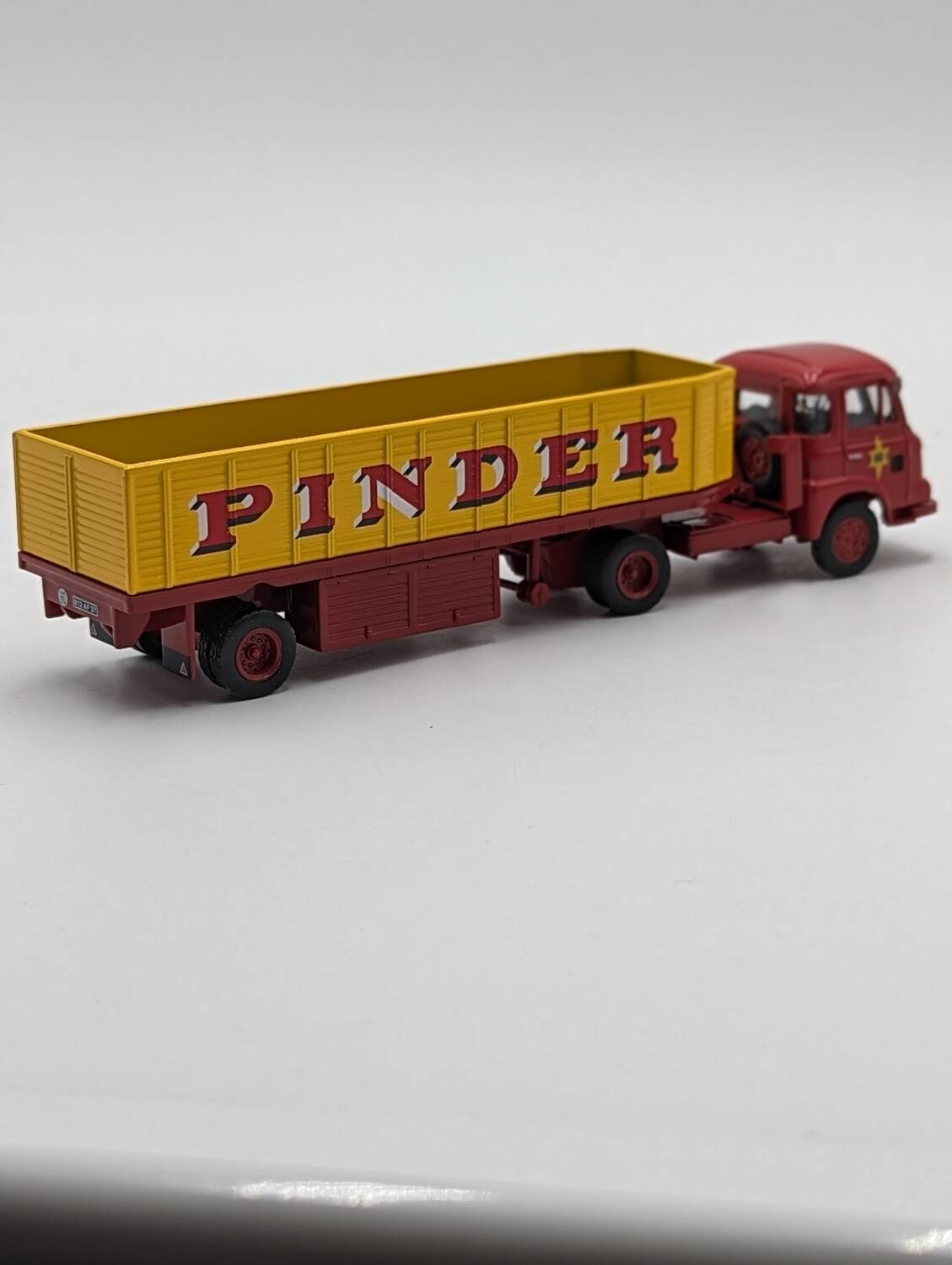 SAVIEM JL20 and its Pinder trailer 1/64th