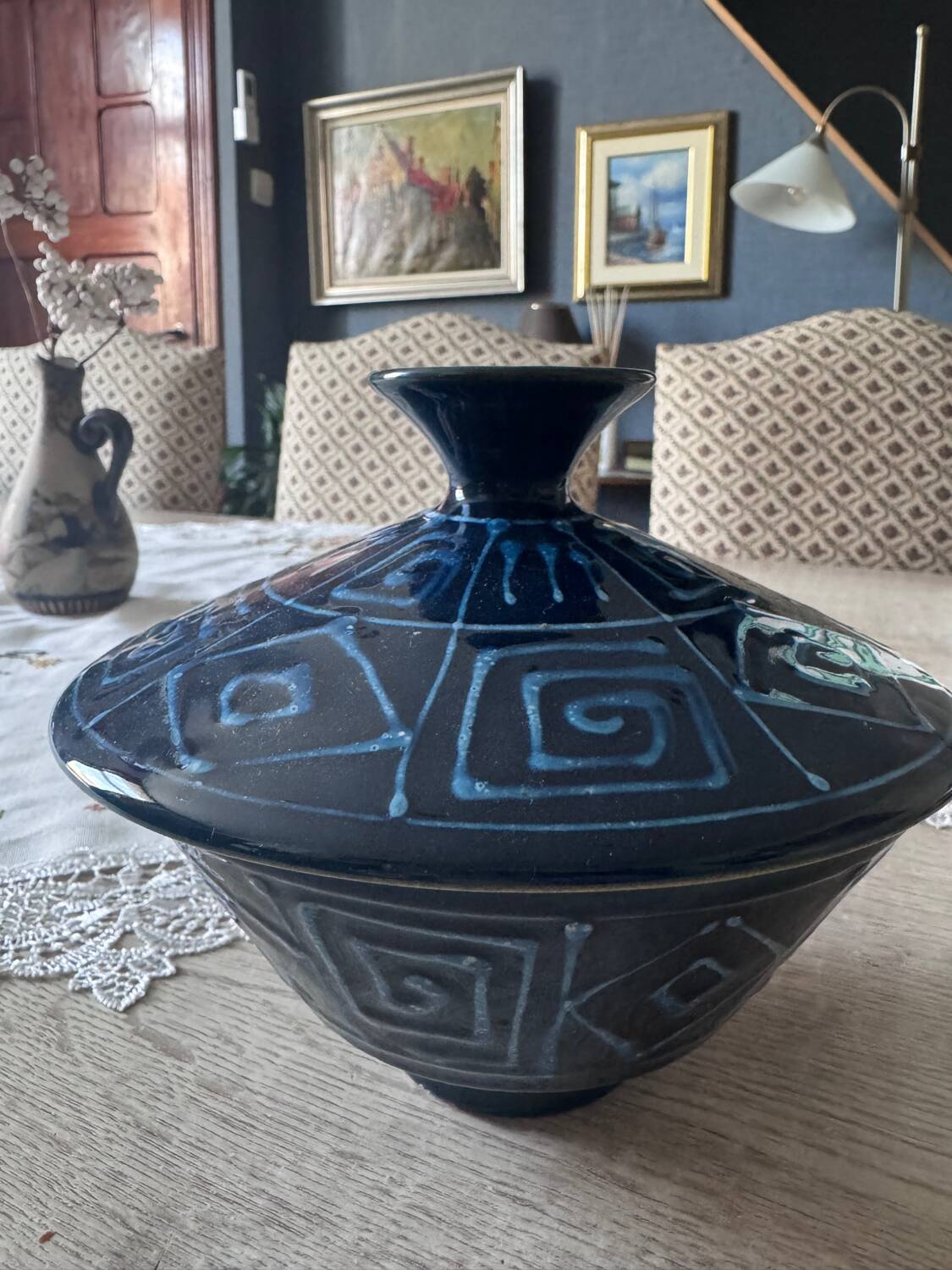Candy dish - pot with lid