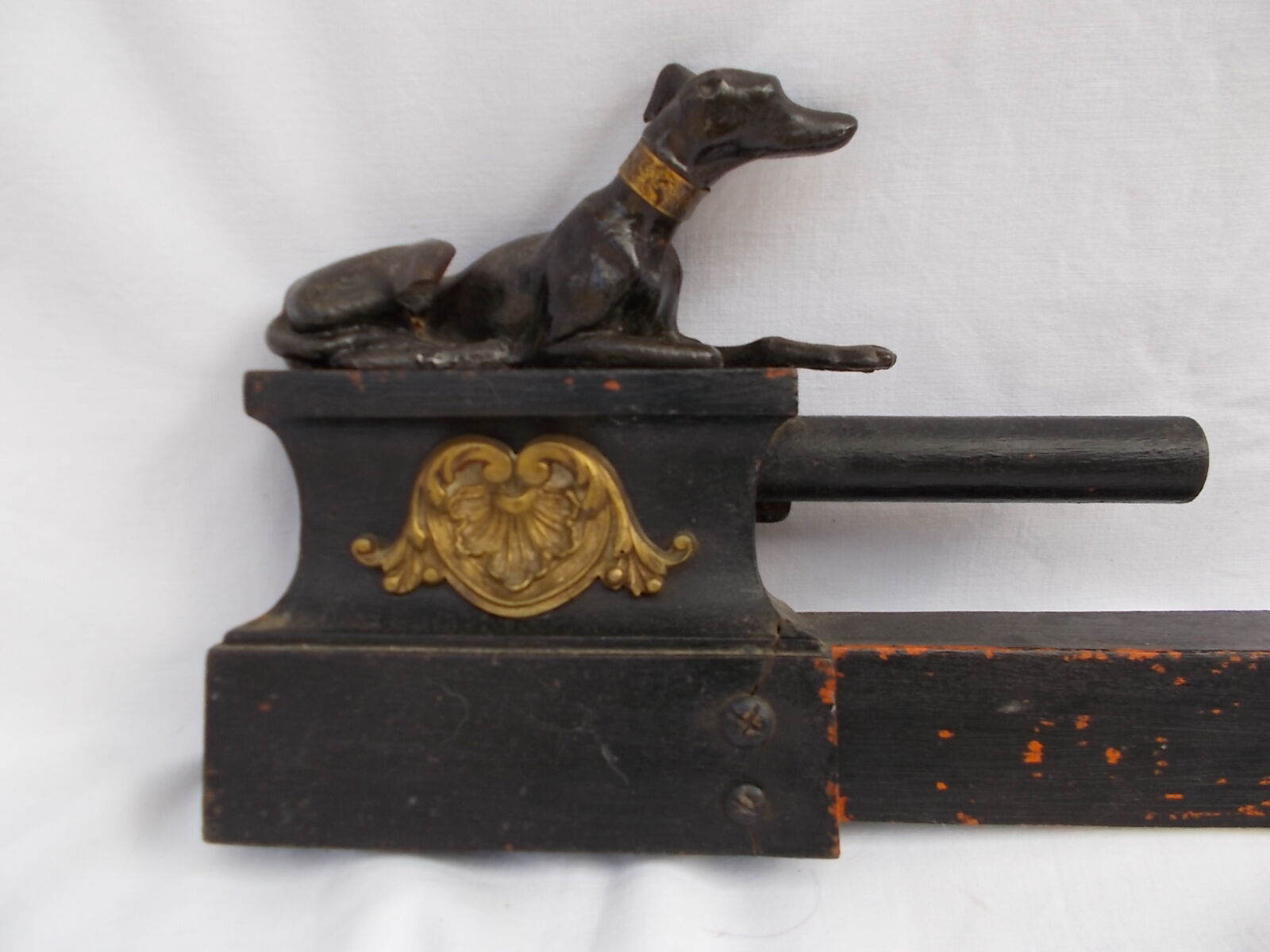 Chimney bar greyhounds