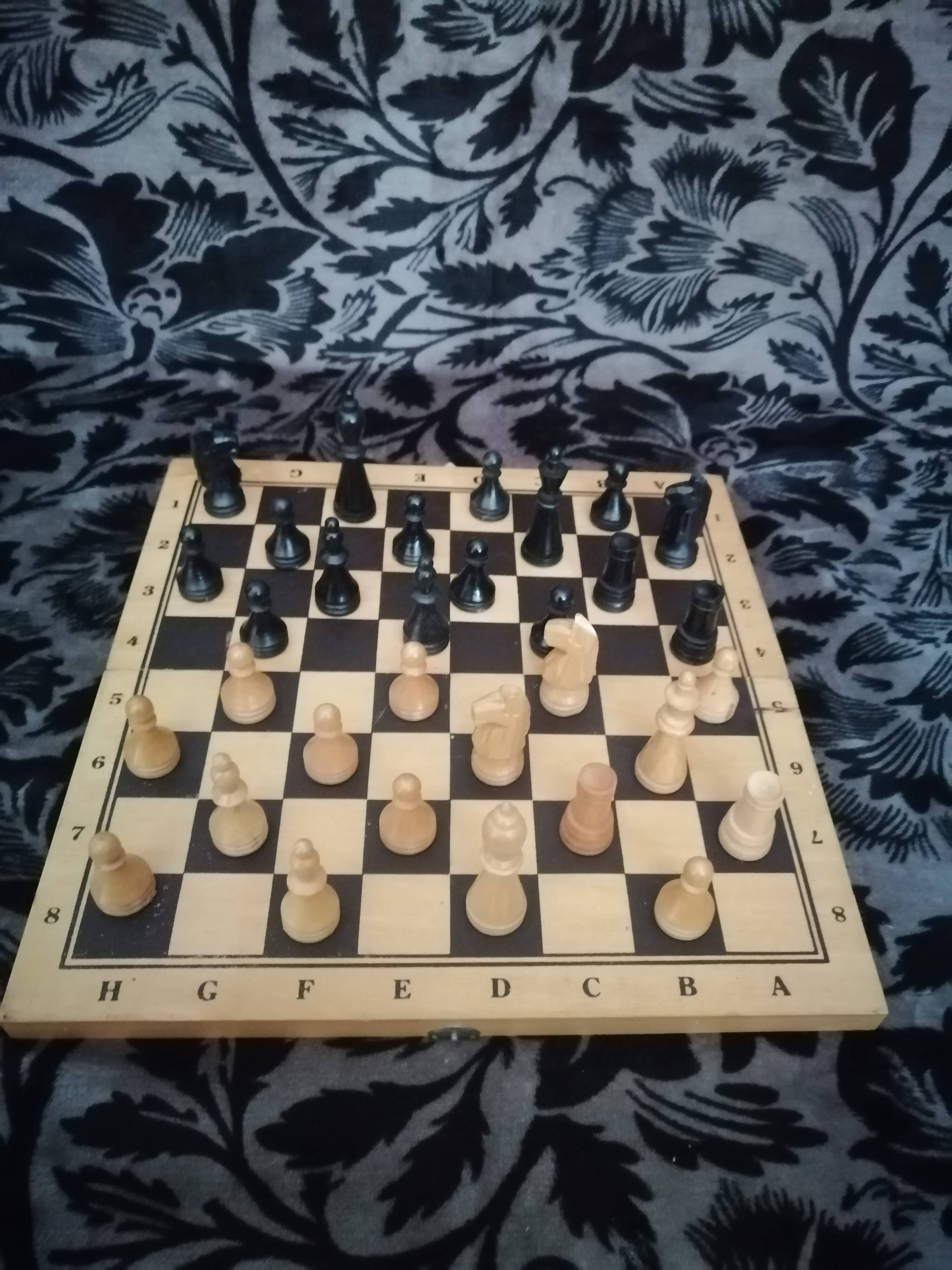 Chess set vintage foldable travel box