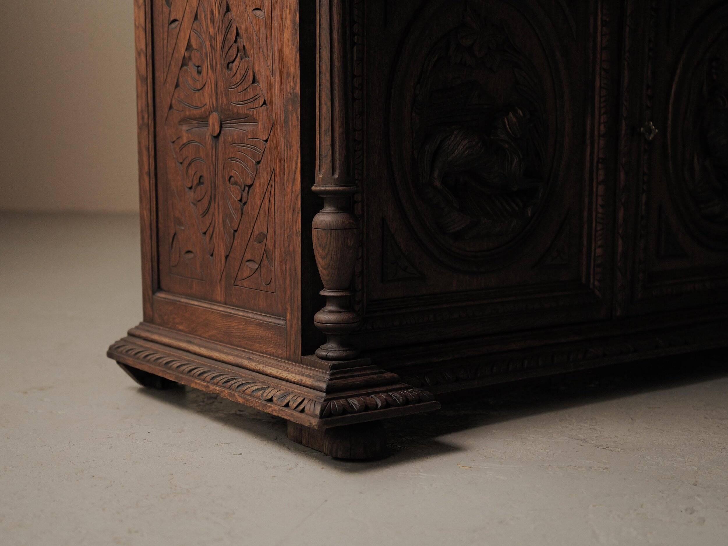 Buffet sculpté de style néo-Renaissance, XIXᵉ siècle