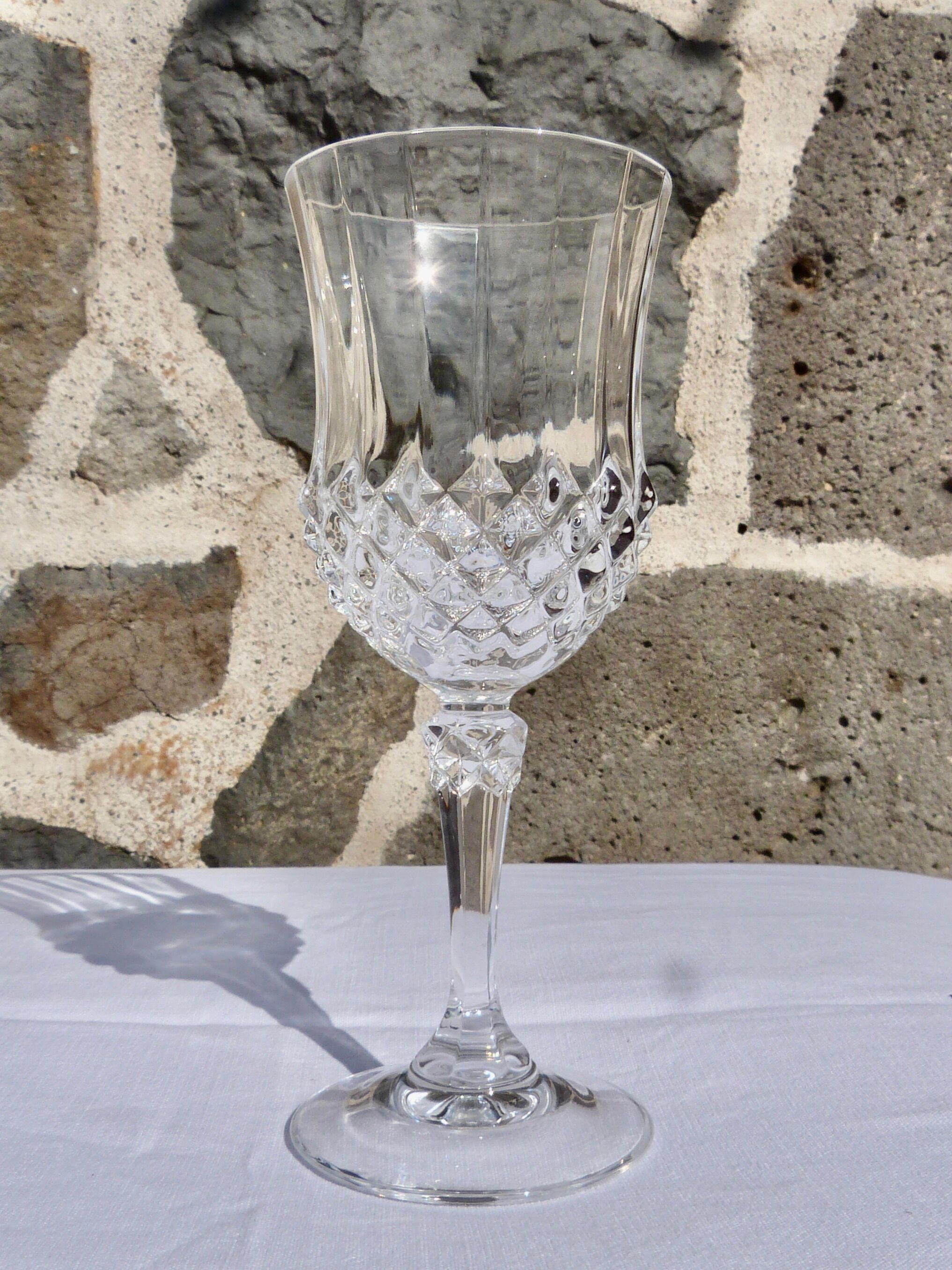 Set de 8 verres en verre sculpté