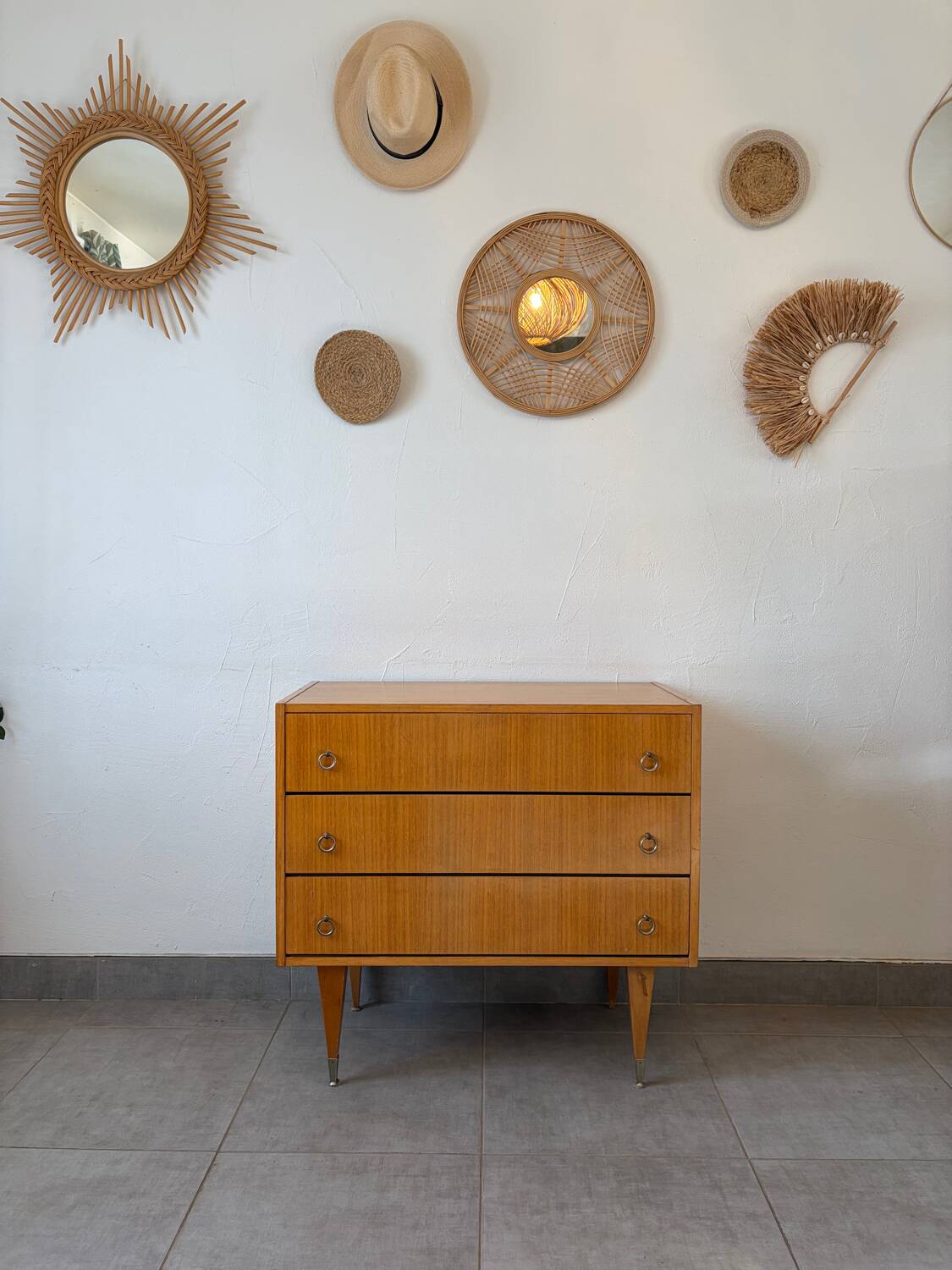 Lovely vintage chest of drawers from the 1960s.