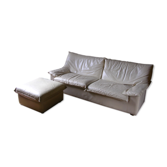 White leather sofa and pouf Gérard Guermonprez