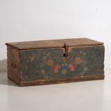 Malle ancienne verte avec détails floraux, c.1920