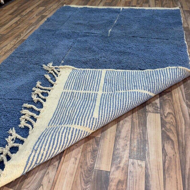 Handmade pure wool rug, size 2/3 m.