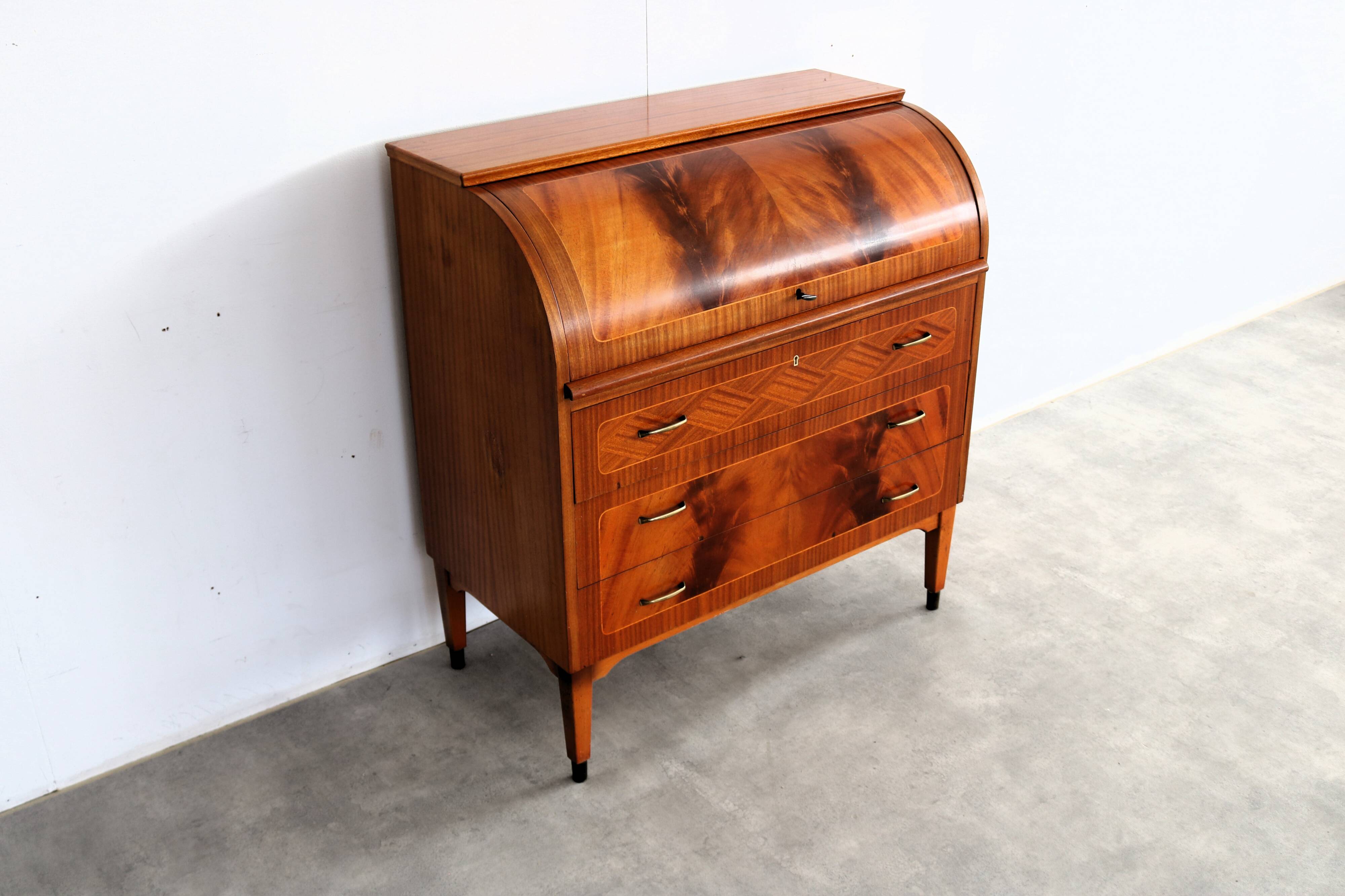 Vintage secretary | broderna | 60s | sweden