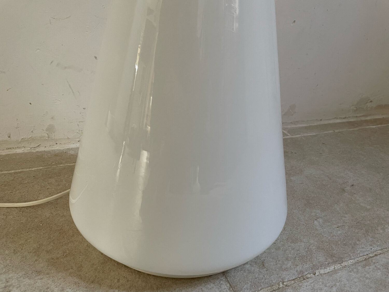 Conical lamp in opaline of Murano vintage 52 cm