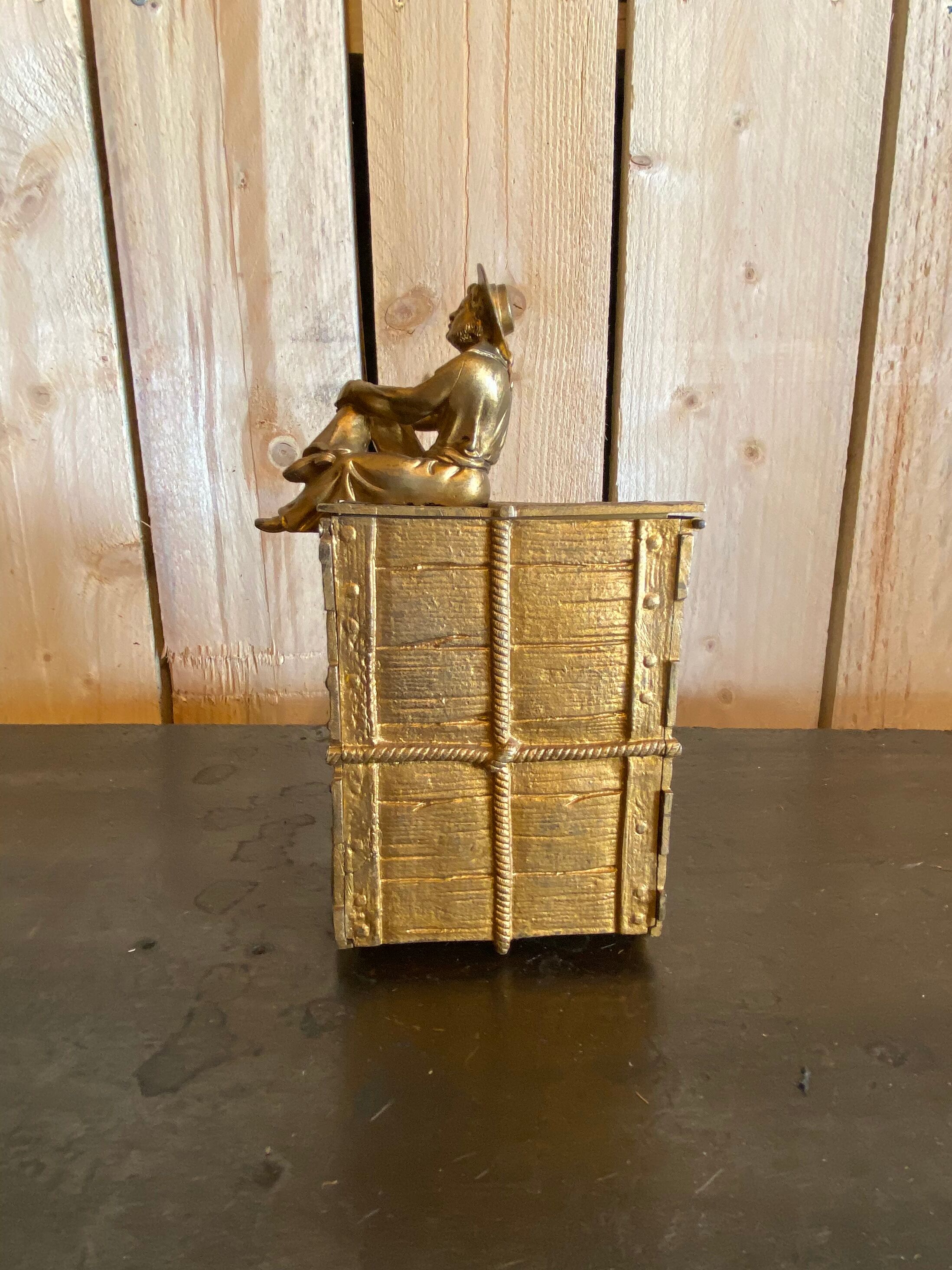 Bronze cigar cellar 1920