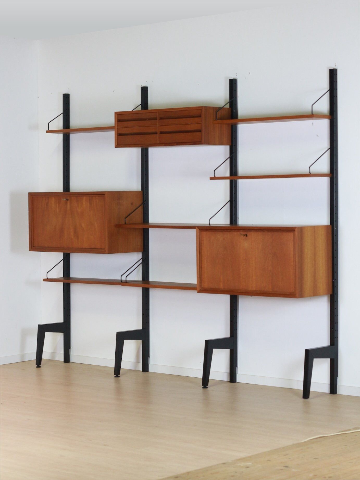Poul Cadovius wall-unit vintage freestanding