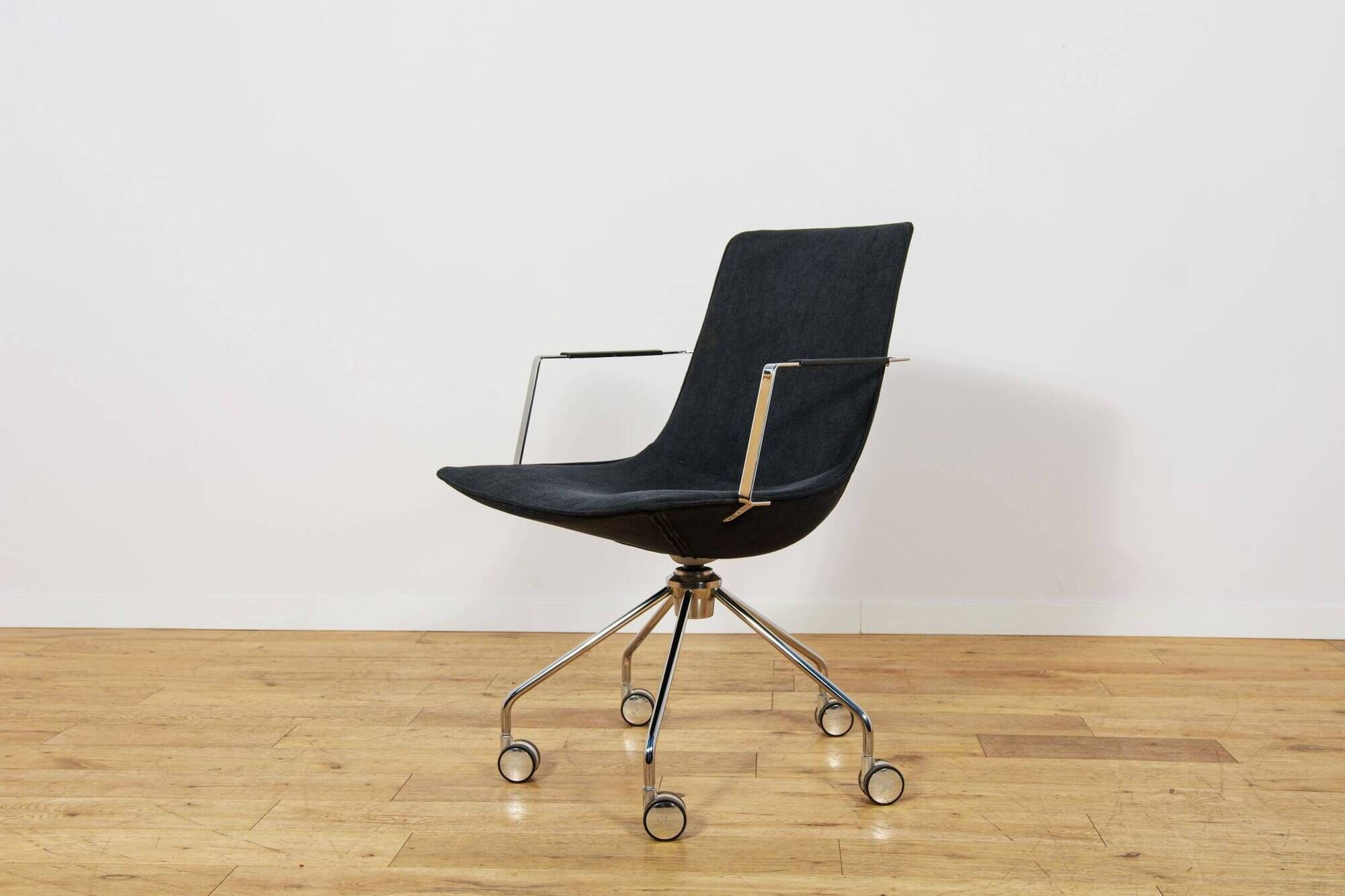Mid-Century Conference Chairs "Comet" by Gunilla Allard for Lammhults, Sweden, 1990s, Set of 8