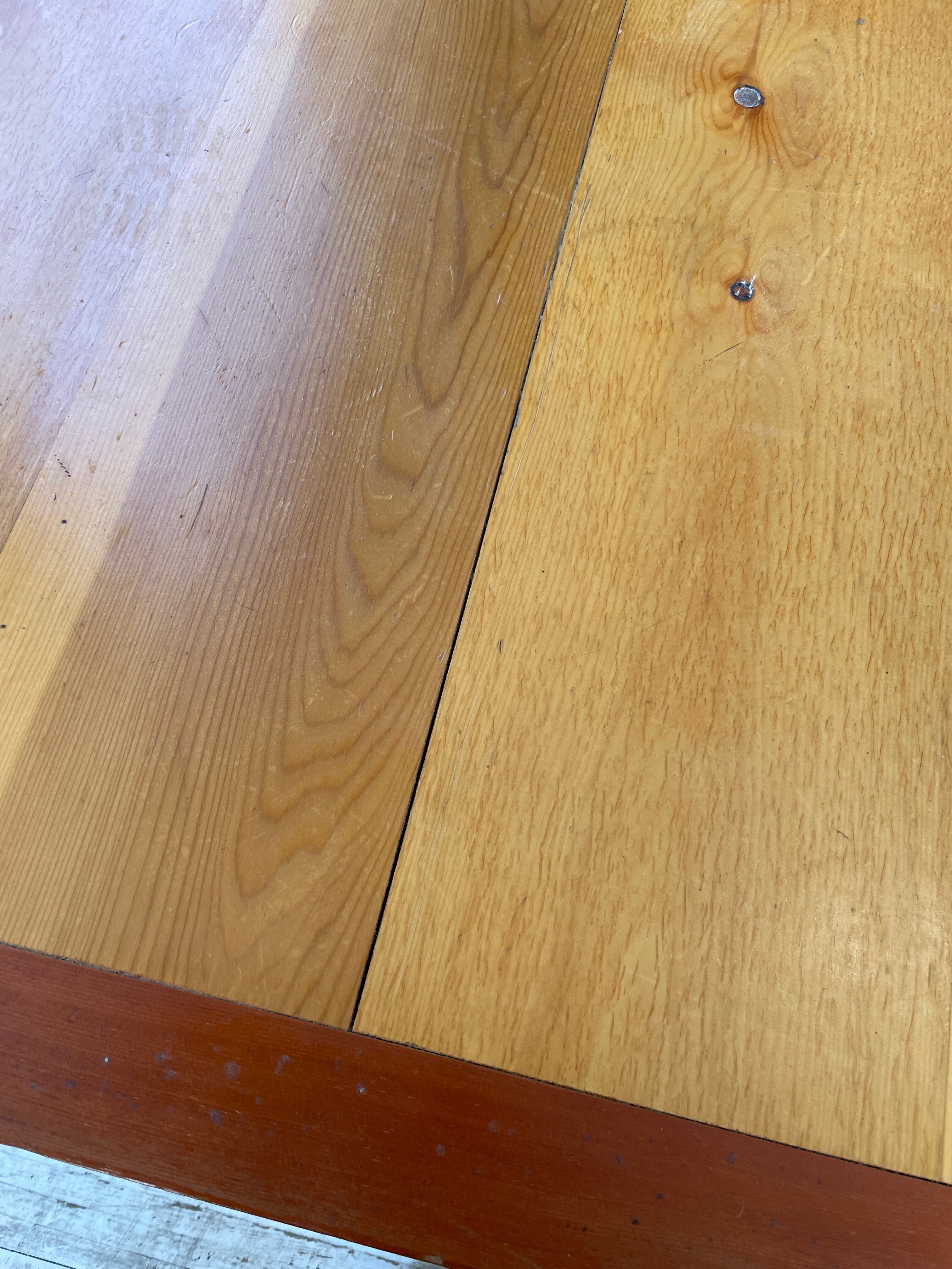 Mountain furniture table in pine 2m