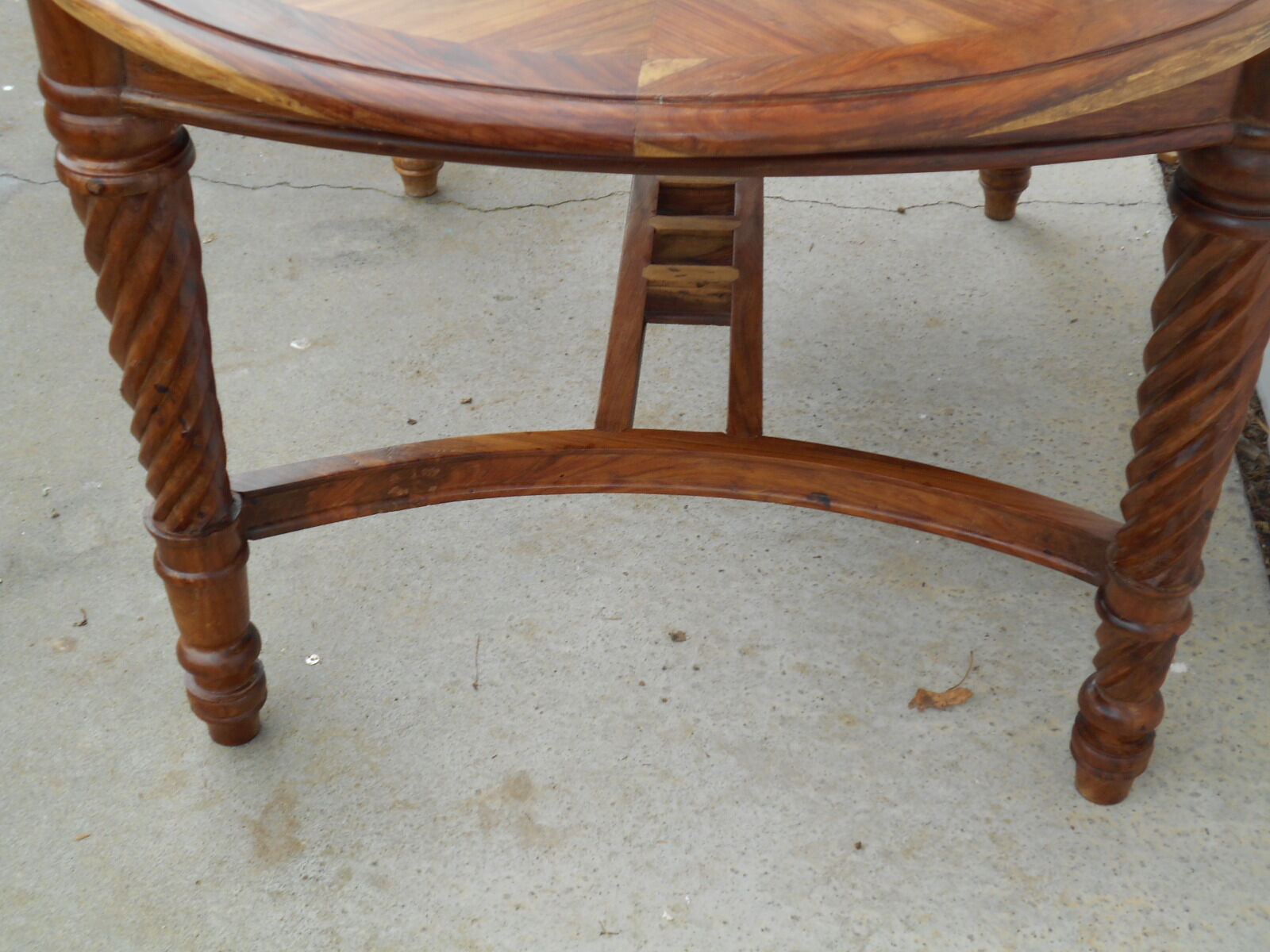 Oval table, integrated extension, in exotic wood